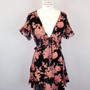Dress Forum Women's Size Small Floral Burnout Velvet Dress New w/ Tags